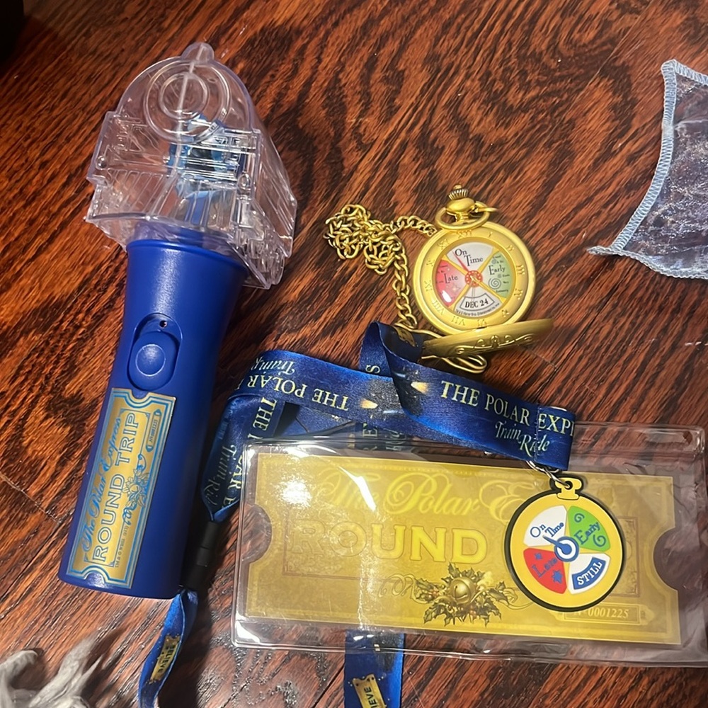 Polar Express bundle with Frame 🖼️ 🔔 🚂